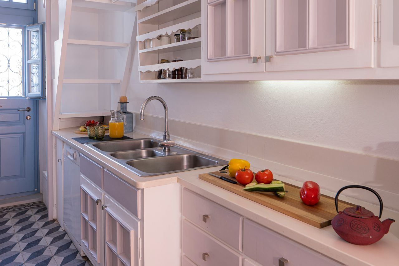 Oia Mansion - 4 Bedroom Luxurious Mansion rental in Santorini - Fully Equipped Kitchen