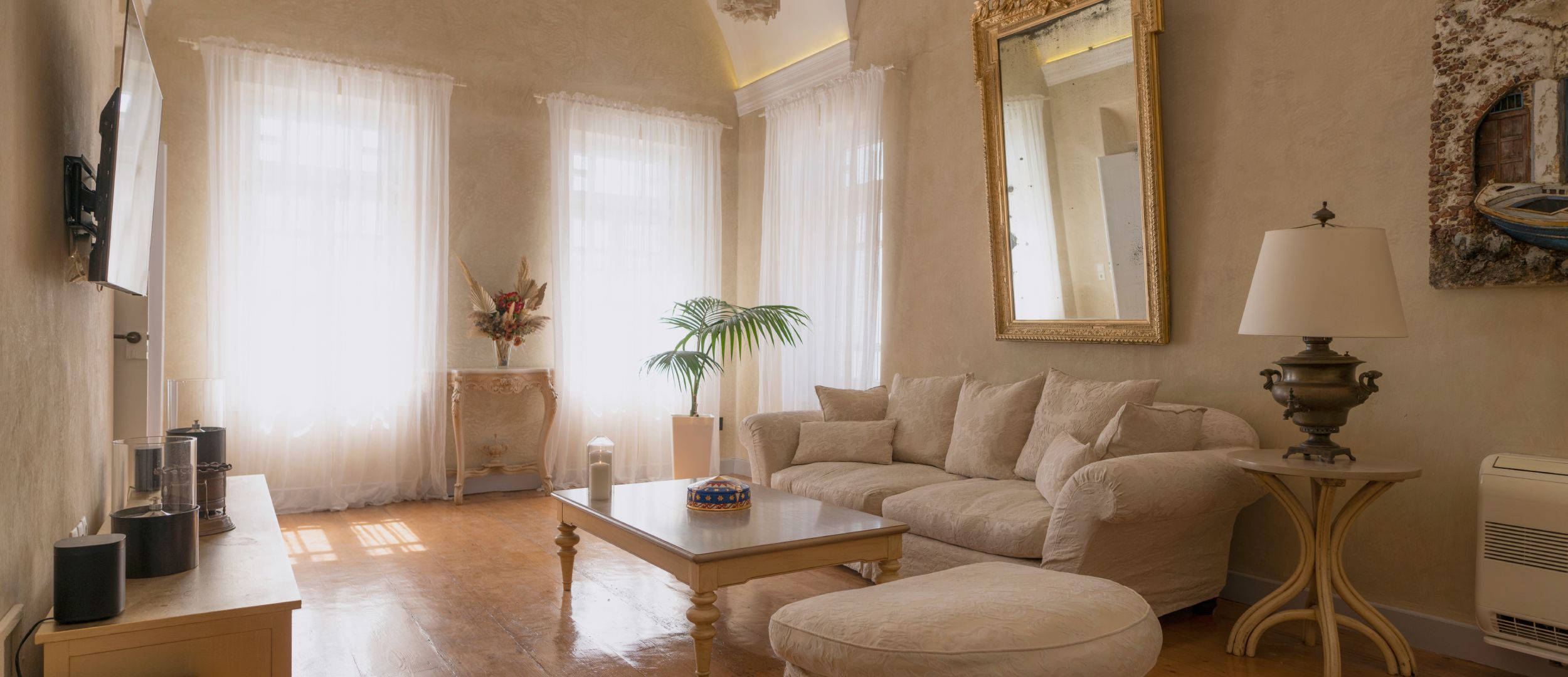 Service und Einrichtungen von Oia Mansion – Luxuriöse Mansion zur Miete in Santorin