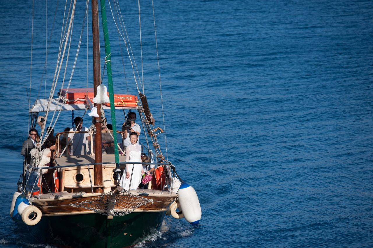 Oia Mansion - Luxurious Mansion Rental in Santorini - St. Nicholas Wedding