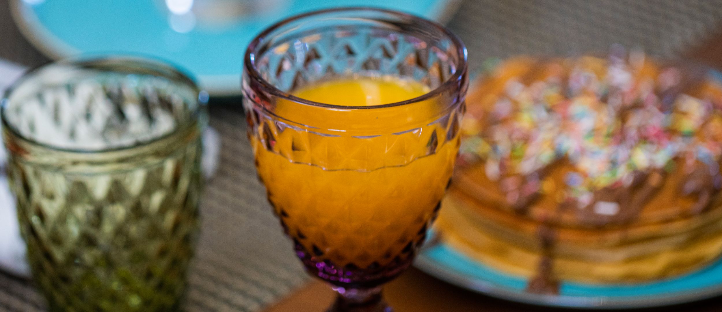 Oia Mansion - Luxurious 4 Bedroom Mansion Rental in Santorini - Eatting Delicious Breakfast Oia Mansion - Luxurious 4 Bedroom Mansion Rental in Santorini - Eatting Delicious Breakfast