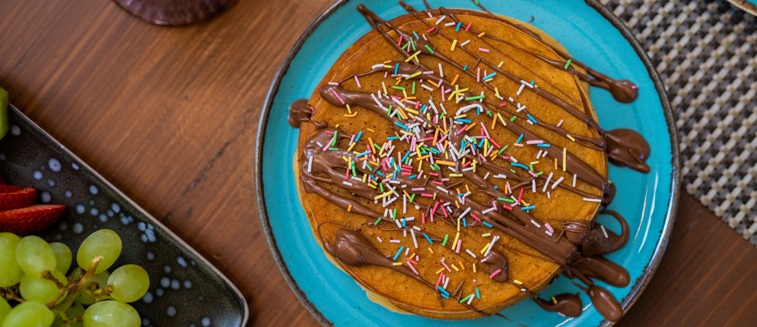 Oia Mansion - Luxurious 4 Bedroom Mansion Rental in Santorini - Eatting Delicious Breakfast Oia Mansion - Luxurious 4 Bedroom Mansion Rental in Santorini - Eatting Delicious Breakfast